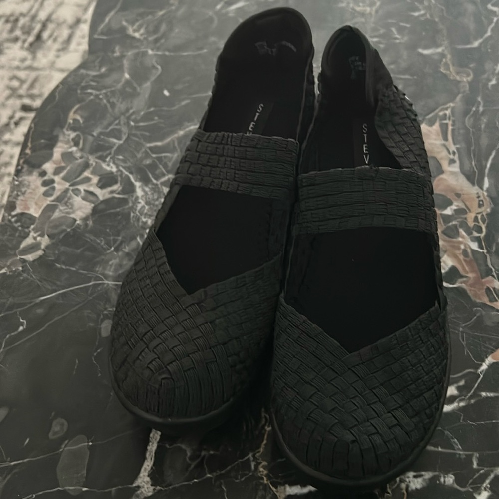 Steven wedge shoes black. Style Bruce.